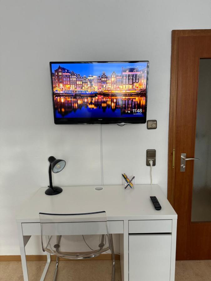 Schoenes, Friedliches Zimmer Apartment Augsburg Luaran gambar